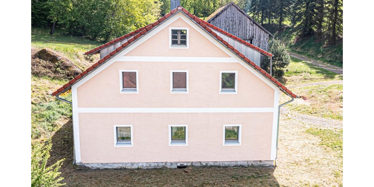 Charmantes Zweifamilienhaus mit großem Grundstück, Waldanteil und viel Potenzial - Zweifamilienhaus Zell | Angebot:26618521