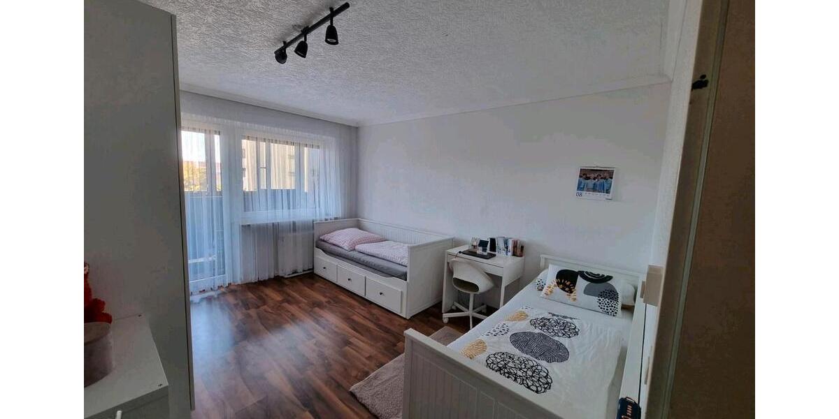 Etagenwohnung Neutraubling - 3 Zimmer, 80 m&sup2;, 240.000&euro; | Angebot:26517131