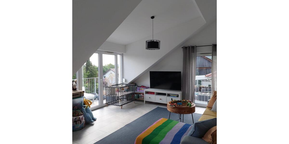 Dachgeschoßwohnung Donaustauf - 3 Zimmer, 75 m&sup2;, 910&euro; | Angebot:26671311