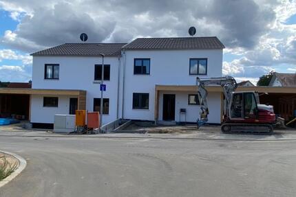 Haus Pettendorf - 5 Zimmer, 151 m&sup2;, 2.300&euro; | Angebot:27572836