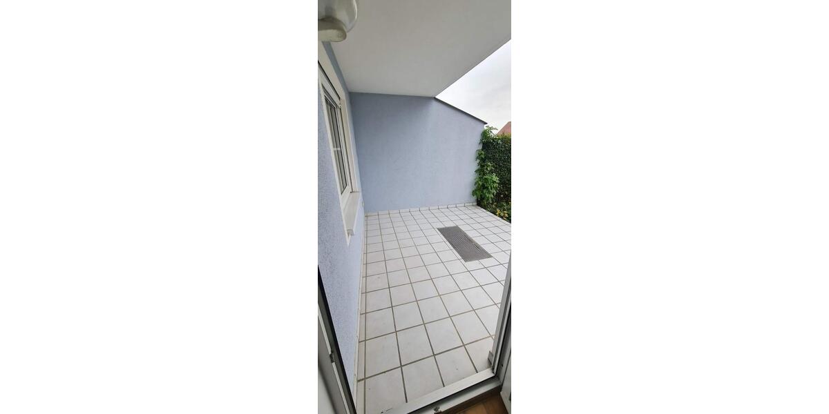 Schöne helle 2 ZKB Wohnung mit Terrasse 2 zimmer
