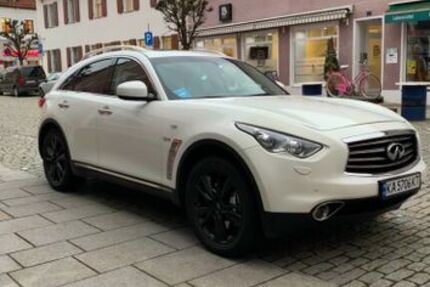 INFINITI QX70