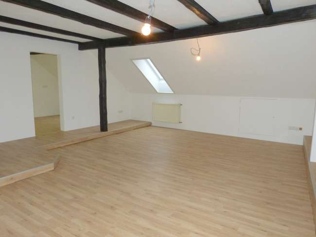 Wohnung zum Mieten in Burglengenfeld 690 € 94 m²