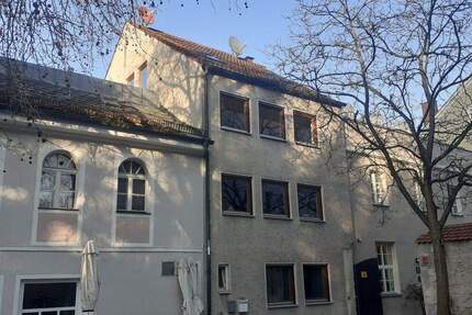Wohnung Regensburg Innenstadt - 2 Zimmer, 68 m&sup2;, 950&euro; | Angebot:25744434