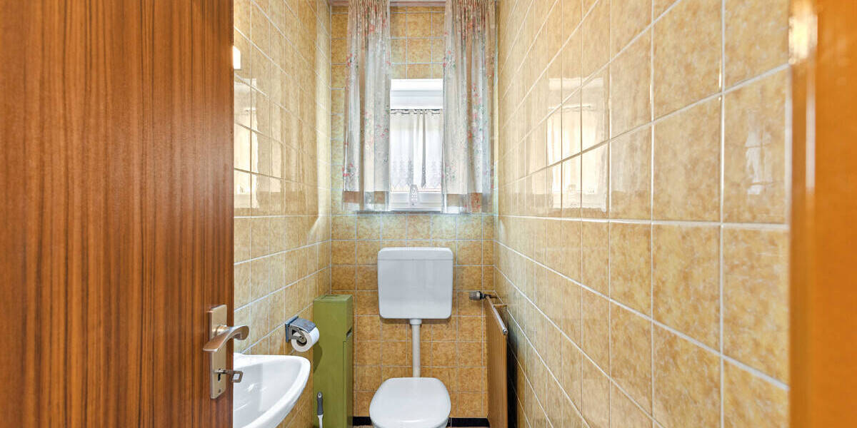 Einfamilienhaus Regenstauf - 8 Zimmer, 215 m&sup2;, 750.000&euro; | Angebot:26246318