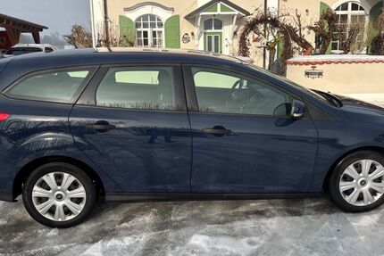 Ford Focus 118.000 km 4.700 &euro; Langquaid OT Niederleierndorf 84085