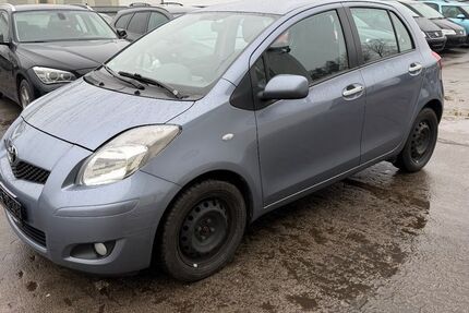 Toyota Yaris 155.530 km 4.450 &euro; Maxhütte -Haidhof 93142