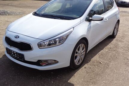 Kia ceed / Ceed 130.027 km 6.800 &euro; Regensburg 93055
