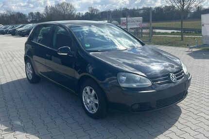 VW Golf 181.000 km 2.500 &euro; Köfering 93096