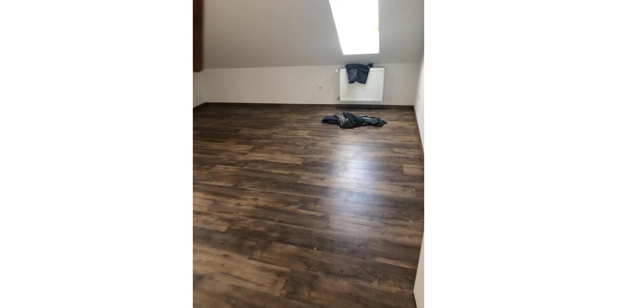 Dachgeschoßwohnung Regensburg Brandlberg - 4 Zimmer, 120 m&sup2;, 1.100&euro; | Angebot:25305035