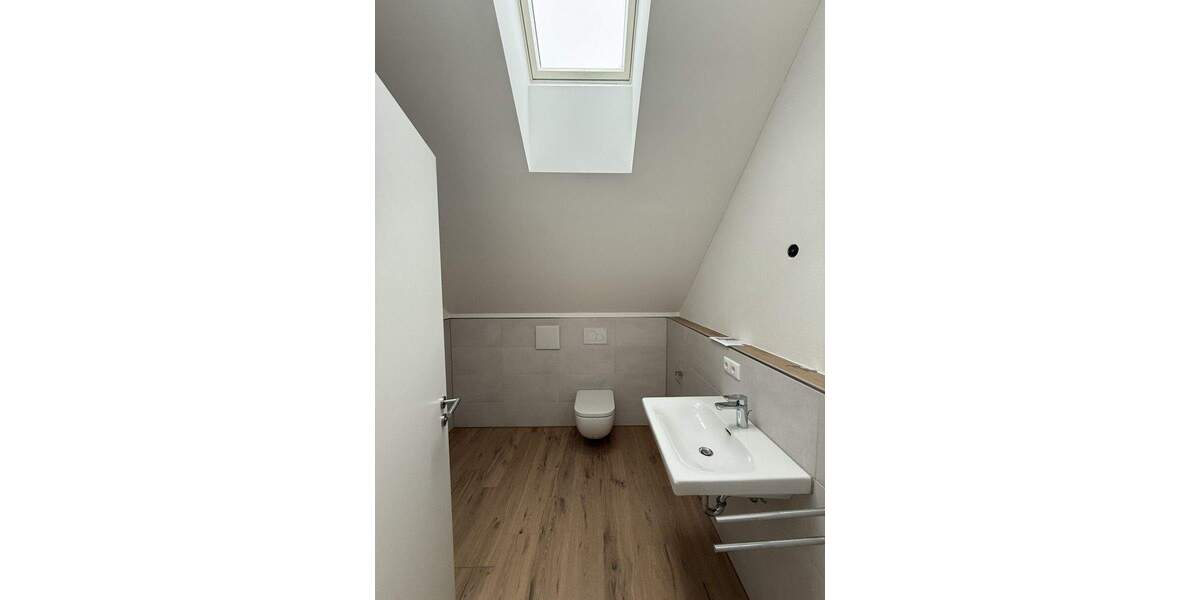 Einfamilienhaus Köfering - 4 Zimmer, 150 m&sup2;, 2.100&euro; | Angebot:24582246