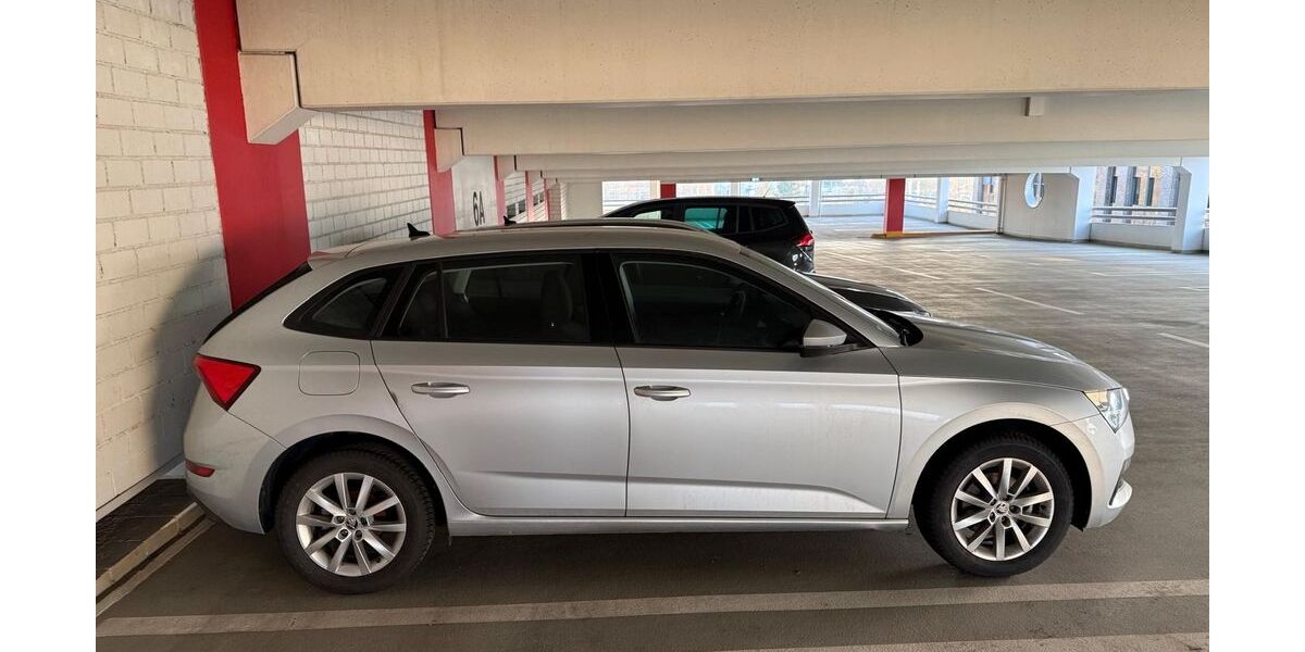 Skoda Scala 36.000 km 17.999 &euro; Regensburg 93059