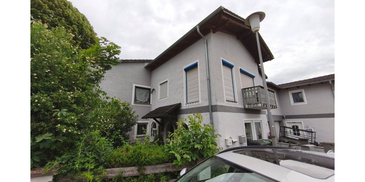 Schnäppchen-Verkauf Für Familien mit Platzbedarf 5-6 Zimmer-Wohnung WFL 140 m² mit Balkon und großem Gartenanteil mit 450 m² in guter Lage. - Etagenwohnung Laaber | Angebot:26898732