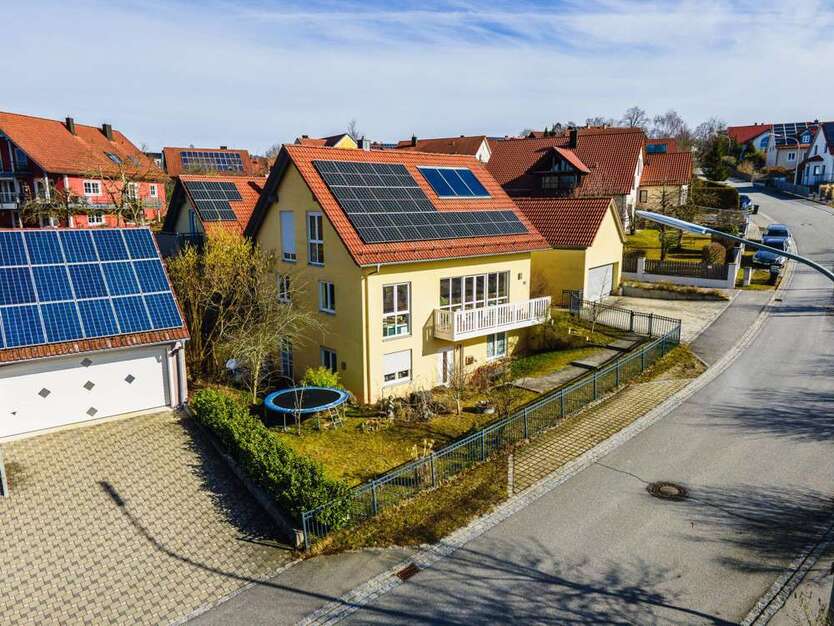 Haus zum Kaufen in Hohenschambach 439.000 € 180 m²