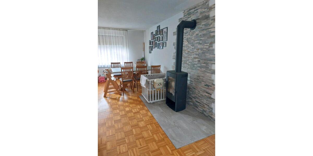 Etagenwohnung Lappersdorf - 4 Zimmer, 100 m&sup2;, 790&euro; | Angebot:26350322