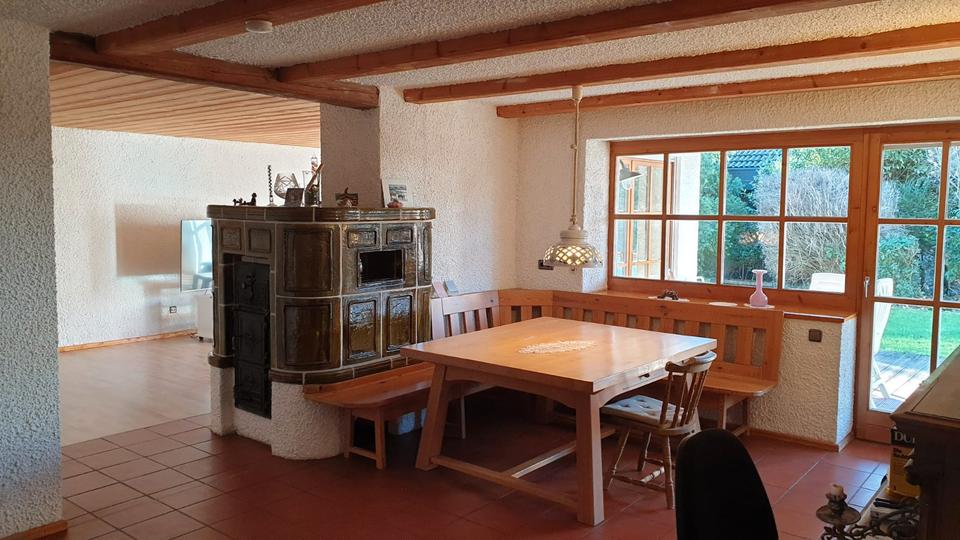 Erdgeschoßwohnung Neutraubling - 3 Zimmer, 125 m&sup2;, 1.200&euro; | Angebot:27605126