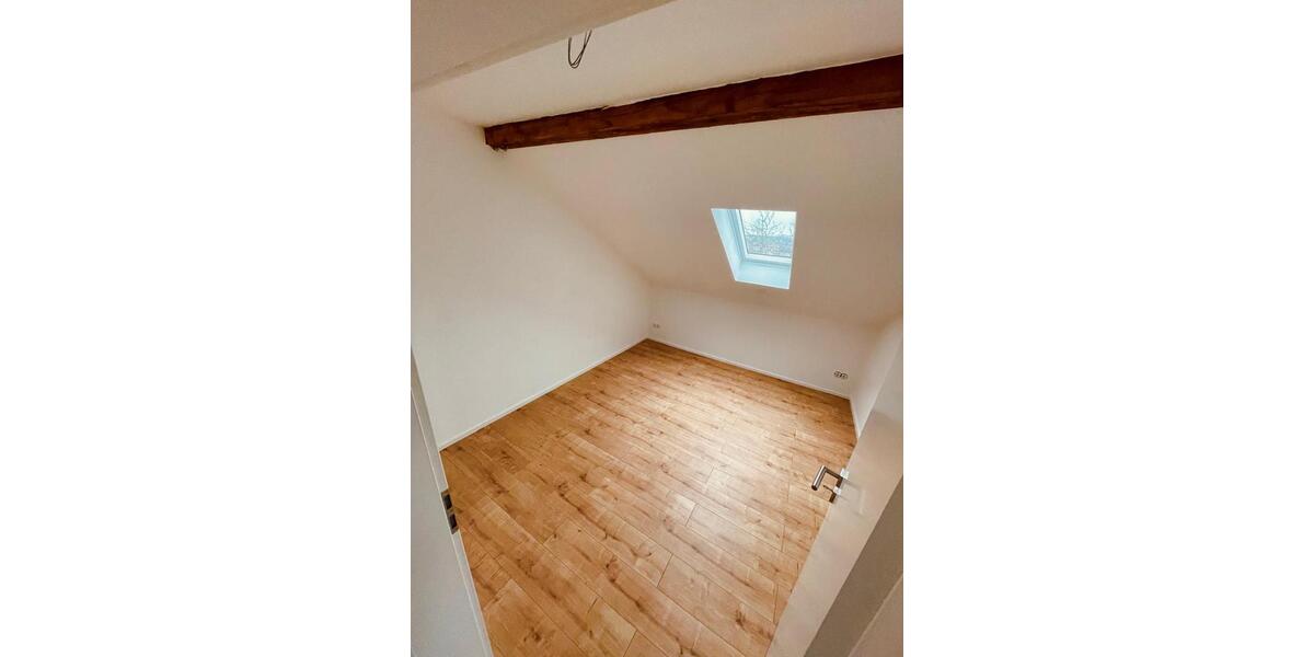 Dachgeschoßwohnung Maxhütte-Haidhof Haidhof - 3 Zimmer, 74 m&sup2;, 870&euro; | Angebot:24624952