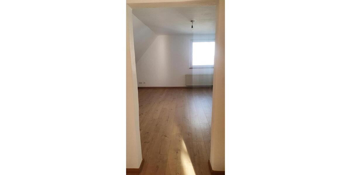 Dachgeschoßwohnung Laaber - 3 Zimmer, 60 m&sup2;, 580&euro; | Angebot:24678420