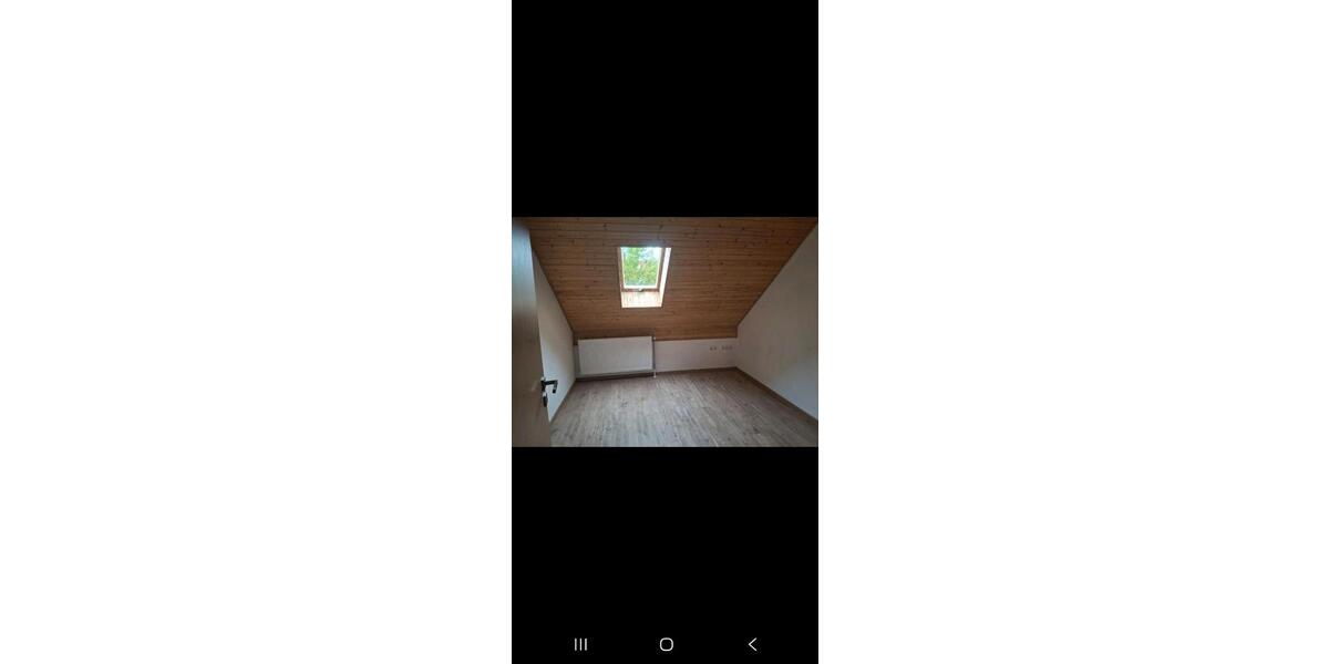 Dachgeschoßwohnung Schierling - 4 Zimmer, 100 m&sup2;, 1.050&euro; | Angebot:26614912