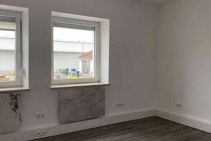 Gewerbeobjekt Neutraubling - 2.880&euro; | Angebot:25876636