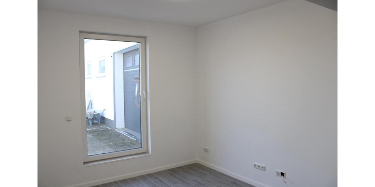 Erdgeschoßwohnung Pentling - 4 Zimmer, 160 m&sup2;, 1.800&euro; | Angebot:26591909
