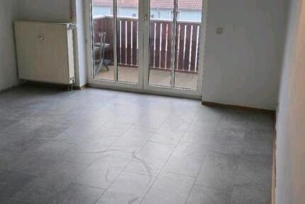 3 Zimmer DG-Wohnung in Maxhütte - Balkon + TG-Stellplatz 3 zimmer