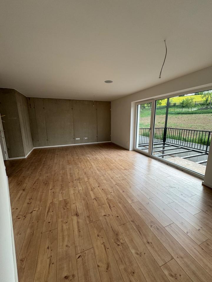 Erstbezug! Hochwertige 3-Zimmer-Dachgeschoßwohnung
