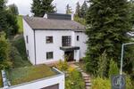 Renoviertes Architektenhaus mit Doppelgarage in bester Lage
