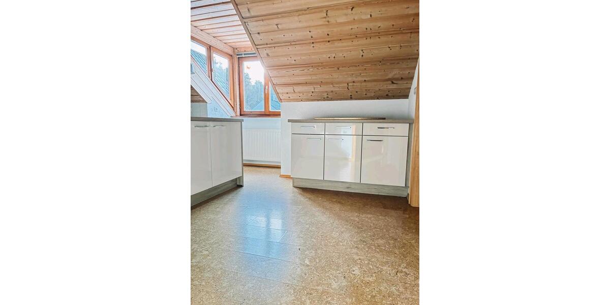 Dachgeschoßwohnung Deuerling - 3 Zimmer, 85 m&sup2;, 1.030&euro; | Angebot:24434060