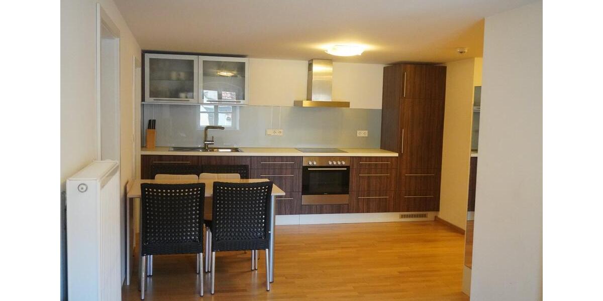 Möbliertes und hochwertiges, zentral gelegenes Zimmer in 2er WG 1 zimmer