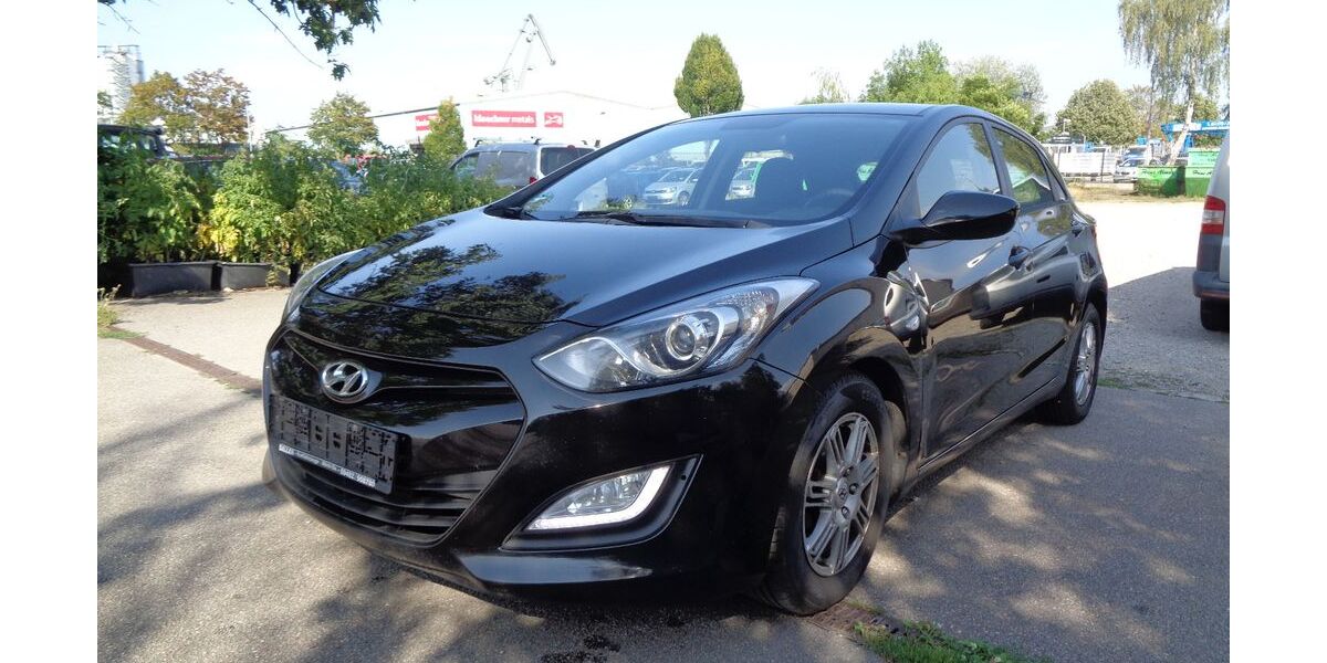 Hyundai i30 219.445 km 2.900 &euro; Regensburg 93055