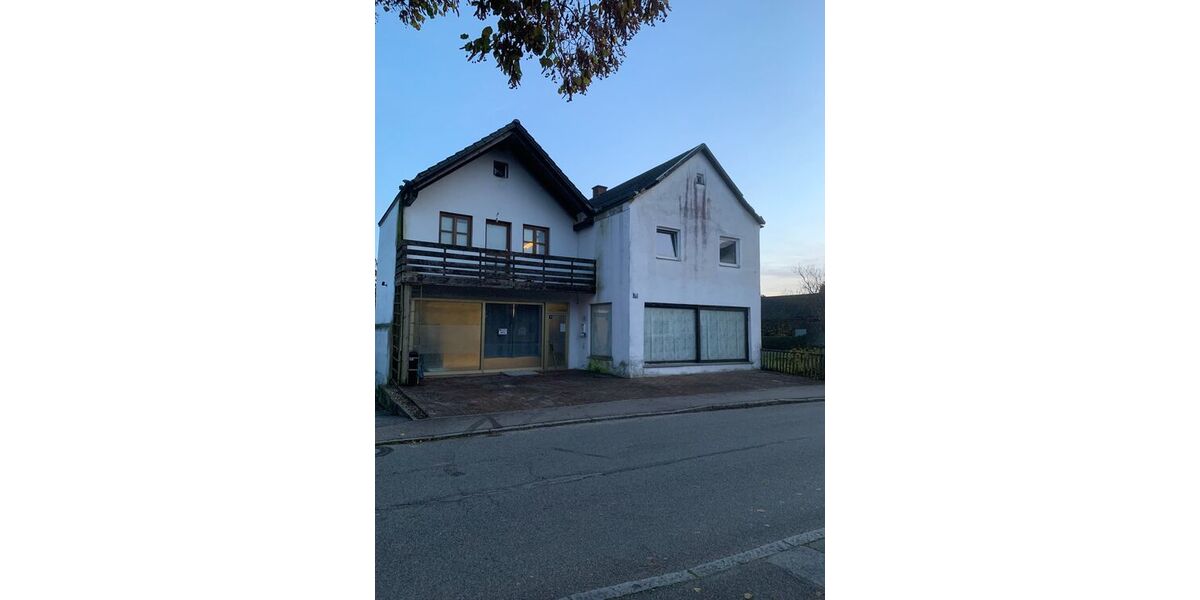 Zwei Einfamilienhäuser mit viel Platz im Zentrum von 84085 Langquaid - Einfamilienhaus Langquaid | Angebot:26624418