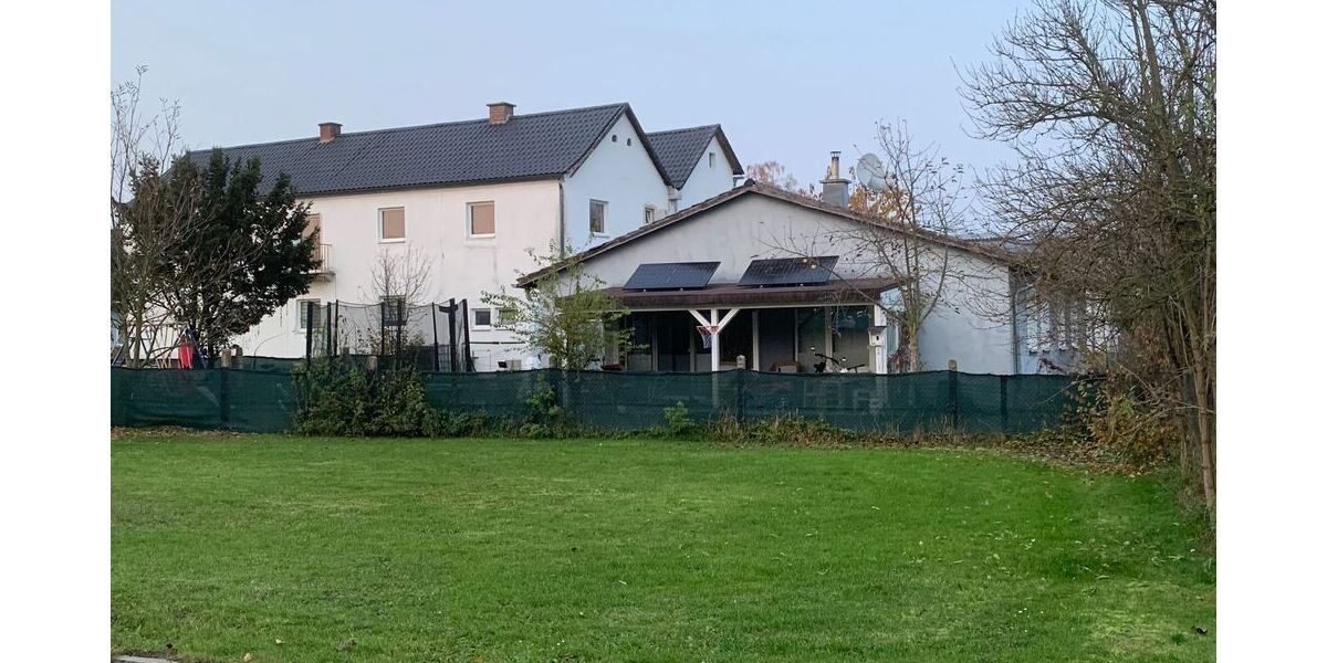 Zwei Einfamilienhäuser mit viel Platz im Zentrum von 84085 Langquaid - Einfamilienhaus Langquaid | Angebot:26624418