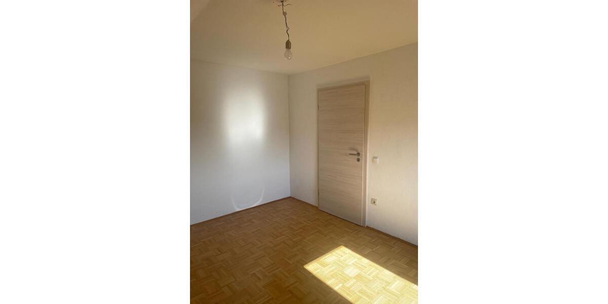 Dachgeschoßwohnung Saal an der Donau - 3.5 Zimmer, 84 m&sup2;, 740&euro; | Angebot:26340134