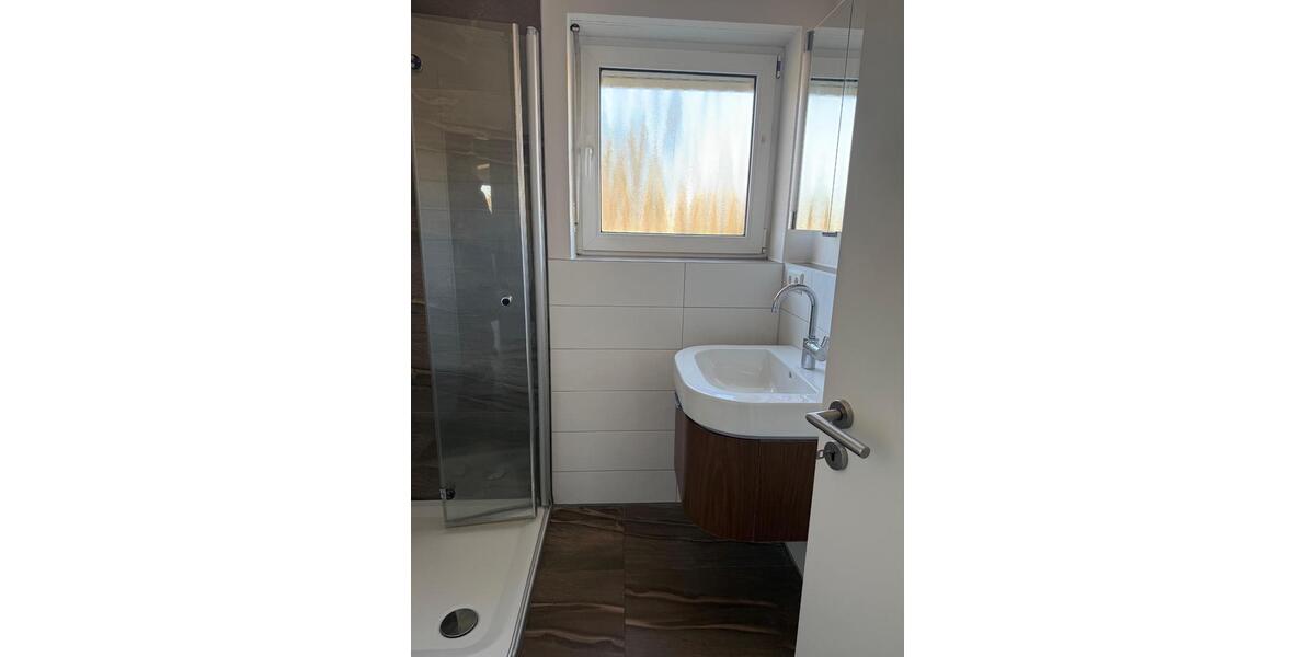 Etagenwohnung Neutraubling - 3 Zimmer, 72 m&sup2;, 1.100&euro; | Angebot:25235093