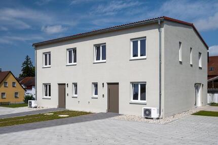 Haus Aufhausen - 4 Zimmer, 135 m&sup2;, 1.350&euro; | Angebot:26193645