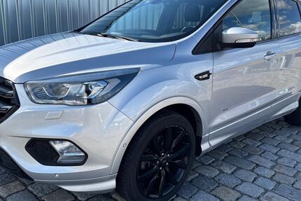 Ford Kuga 96.306 km 14.990 &euro; Wörth an der Donau 93086