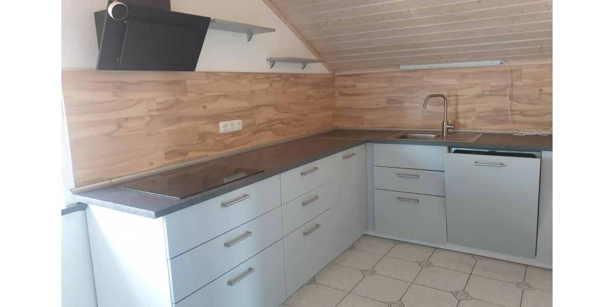 Dachgeschoßwohnung Neutraubling - 3.5 Zimmer, 102 m&sup2;, 800&euro; | Angebot:26338928