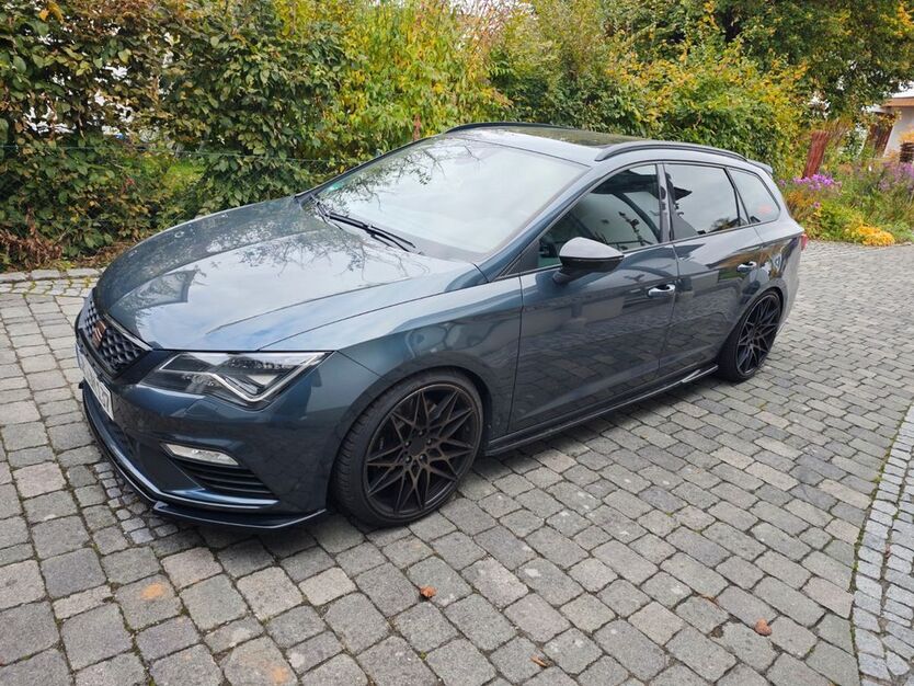 Seat Leon 44.508 km 28.000 € Rain 94369