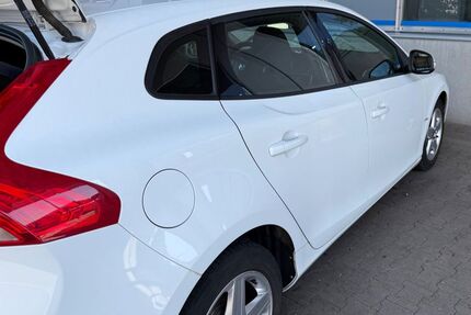 Volvo V40 143.000 km 8.800 &euro; Regensburg 93055