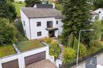 Renoviertes Architektenhaus mit Doppelgarage in bester Lage